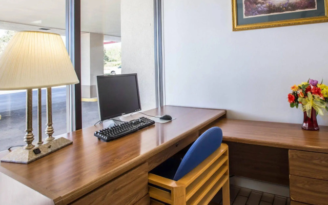 Greeneville Inn and Suites
