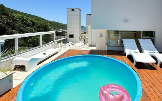 Cobertura com Piscina na praia de Bombas