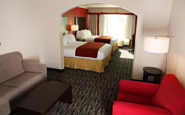 Holiday Inn Express Hotel & Suites Sumter