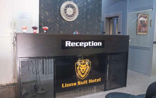 Lions Suit Hotel