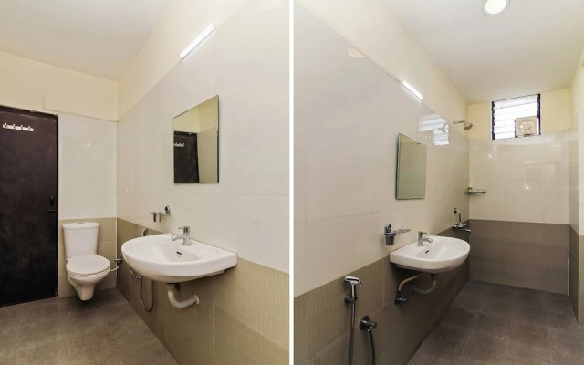 Royal Emirates by OYO Rooms