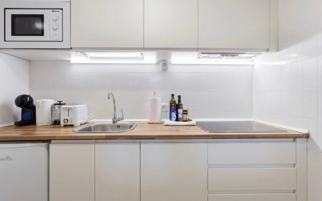 Bright & Modern 1-bedroom Apartment in Centro