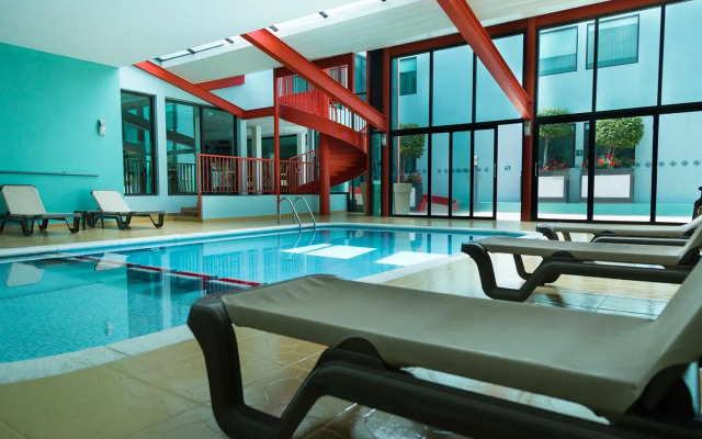 Excellence Express & Suites