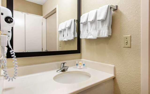 Comfort Inn & Suites Near Universal Orlando Resort - Convention Ctr