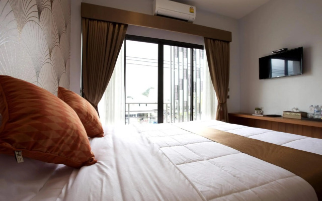 777 Food & Bed