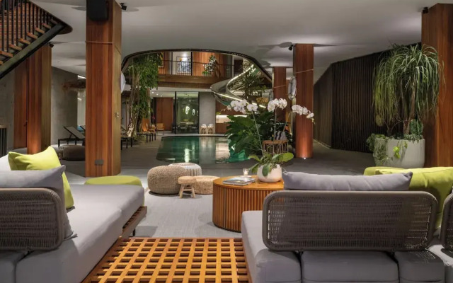 Akashi Residence