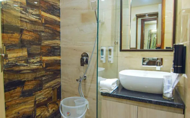 Paarth Grand