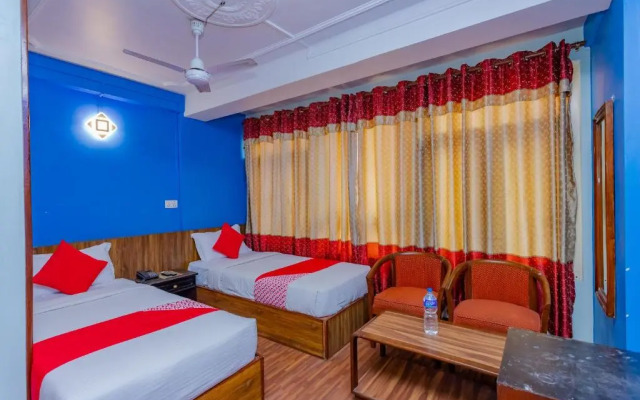 OYO 795 Hotel Holiday Inn