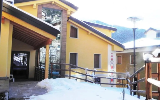 Residence Acero Rosso