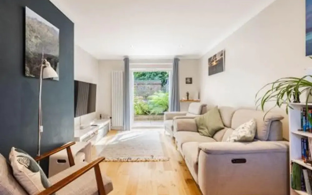 Host Stay Maple House