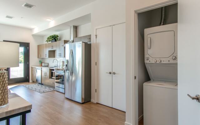 920un315 1 Bedroom Condo