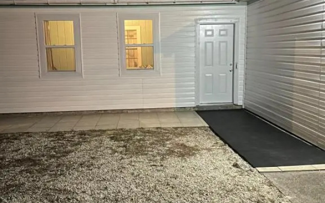 House 3 blocks to the beach