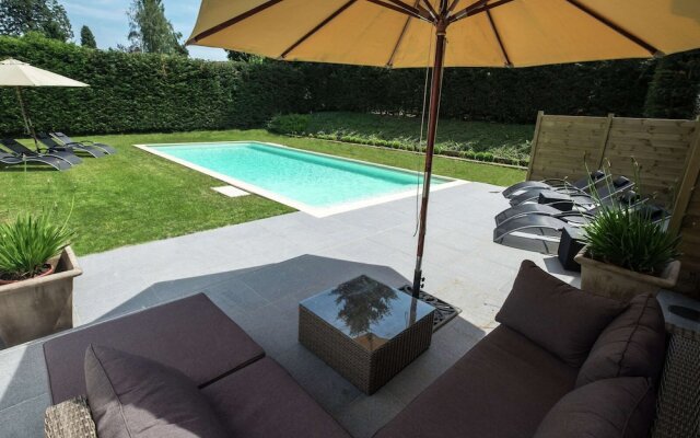 Mansion in Hastitre With Swimming Pool