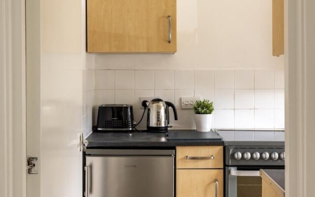 Beautiful 1 Bedroom Apartment With a Garden in Fulham