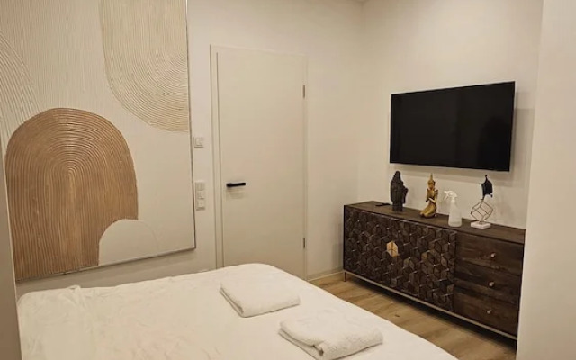 UG Neubau City Wohnung (optional Pool+Gym+2tes Bad extra buchbar)