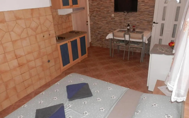 Guest House Tiho 832