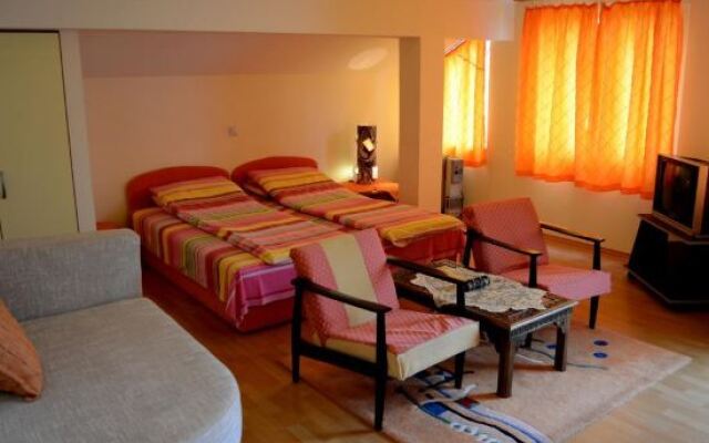 Bache Apartments
