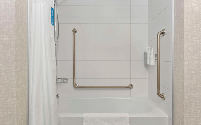 Hampton Inn By Hilton Cornwall