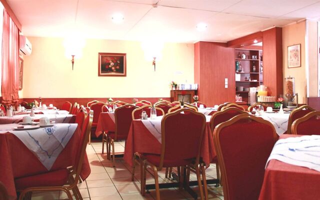 Aristoteles Hotel