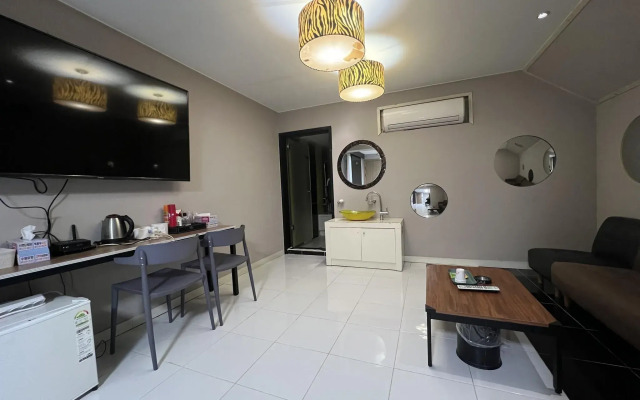 Suwon City Hall Station Dean