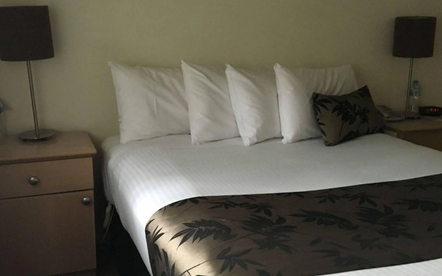 Eltham Gateway Hotel