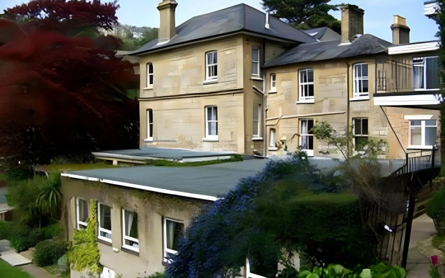 Eversley Hotel