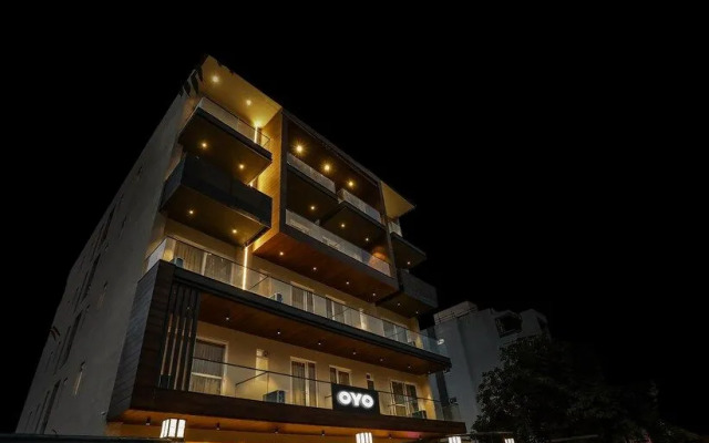Super OYO Townhouse MA-32