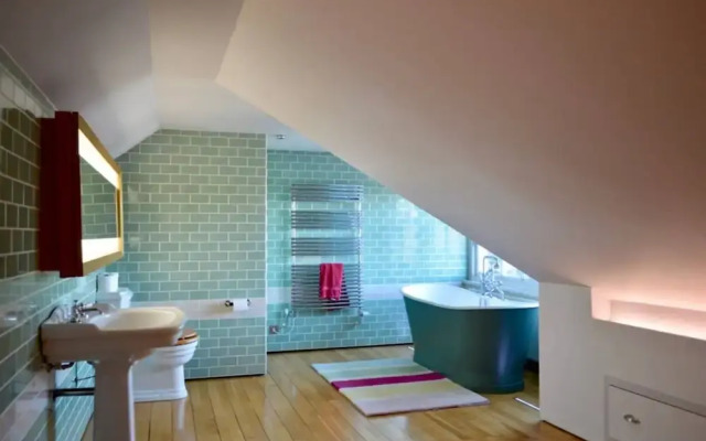Incredible Edinburgh Penthouse Apartment With Roof Terrace