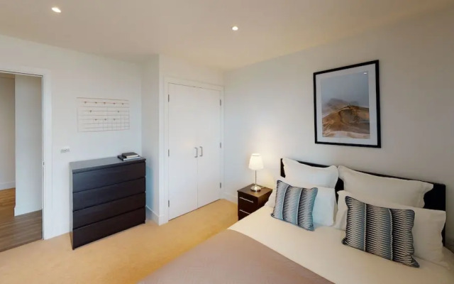 3 Bedroom Apartment in Canary Wharf