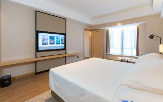 Vienna International Hotel (Lugu High-tech Zone Jiashanhu Park)