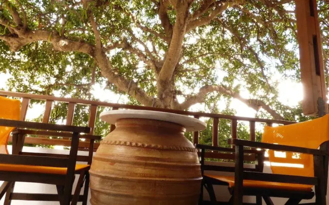 Tinos Heritage Plateia