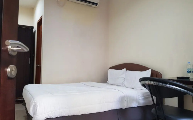 Oyo 2494 Leguti Mansion