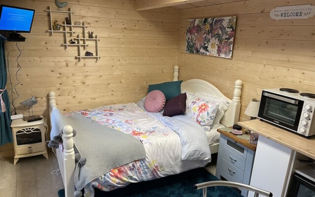 Woodlands Lodge - Come and Enjoy the Good Life