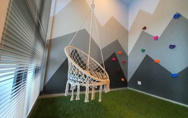 Reizz Residence by Plush