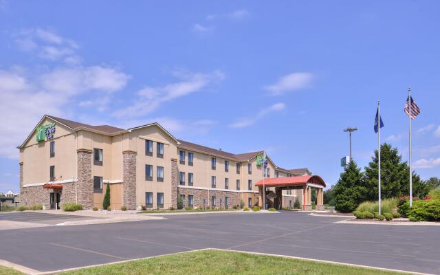 Holiday Inn Express & Suites Topeka West I-70 Wanamaker, an IHG Hotel