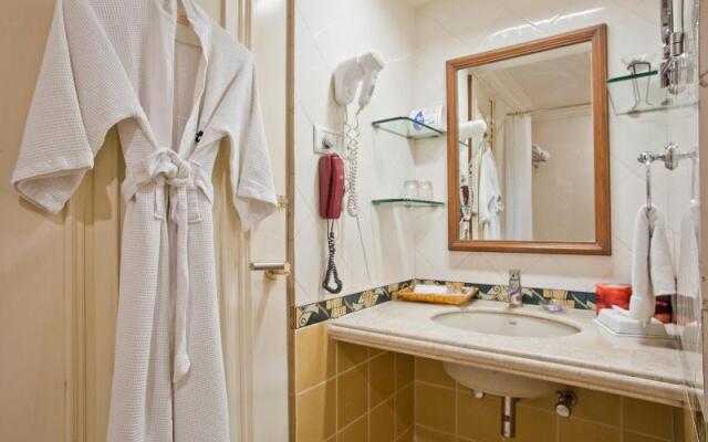 Hotel Amar Vilas Indore