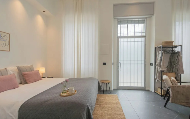 Piccola Como Lotus by Rent all Como