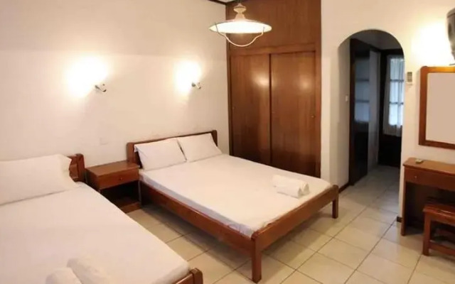 Heraklia Beach Camping & Apartments