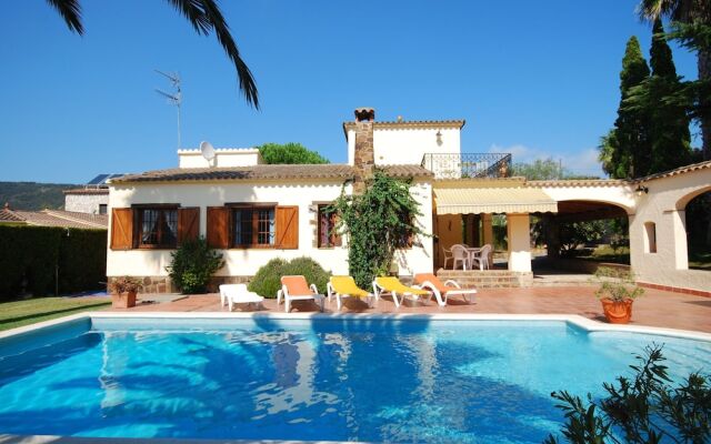 Peaceful Villa in Calonge Spain with Swimming Pool