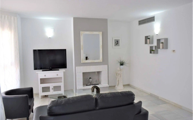 Apartamentos y Casas Serinamar Marbella