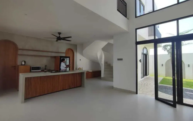 Mandapa Villa Kedungu by ABM