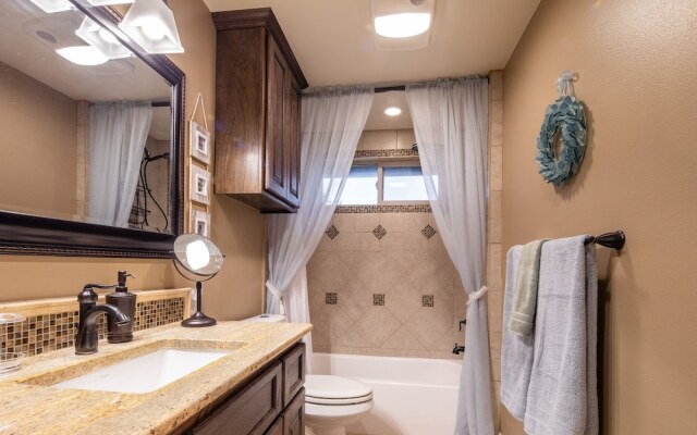 Hummingbird Hideaway 4 Bedroom Home