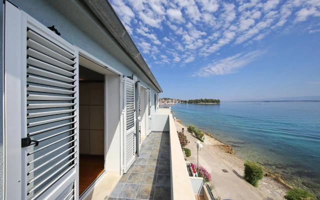 Punta Preko Apartments