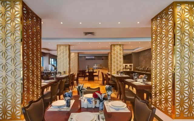 Al Bustan  Flats
