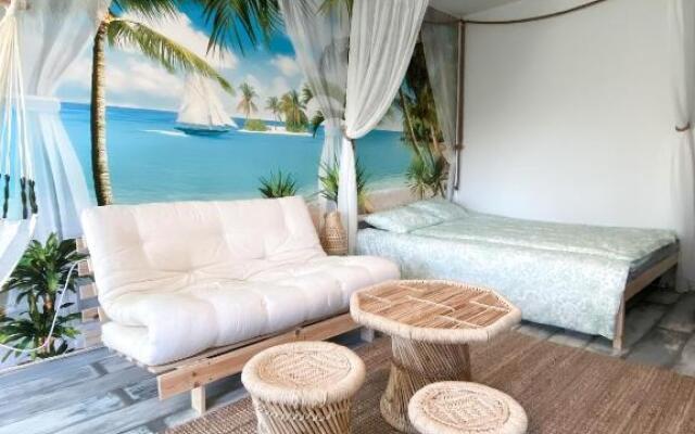 Happyhosts Beach House studio