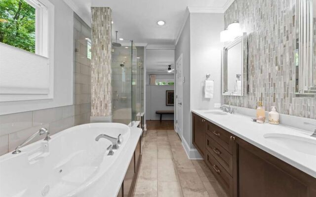 Grand Bay W/hot Tub, 440' Shoreline & Optional Boat Rental