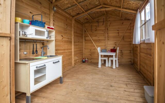 Mayfield House - 4 Bedroom House - Tenby