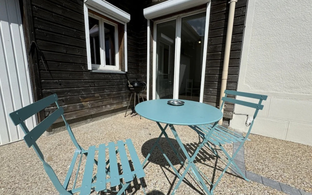 House in Le Mans With Private Courtyard