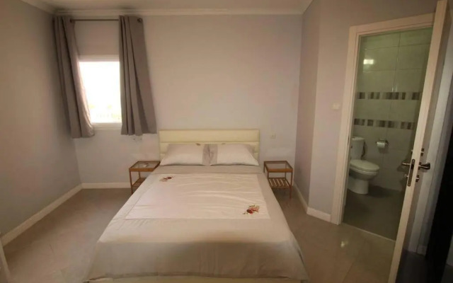 Royal Aparatment on the Sea , Blvd Nitza 34