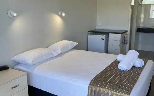 Nightcap at Queens Beach Hotel